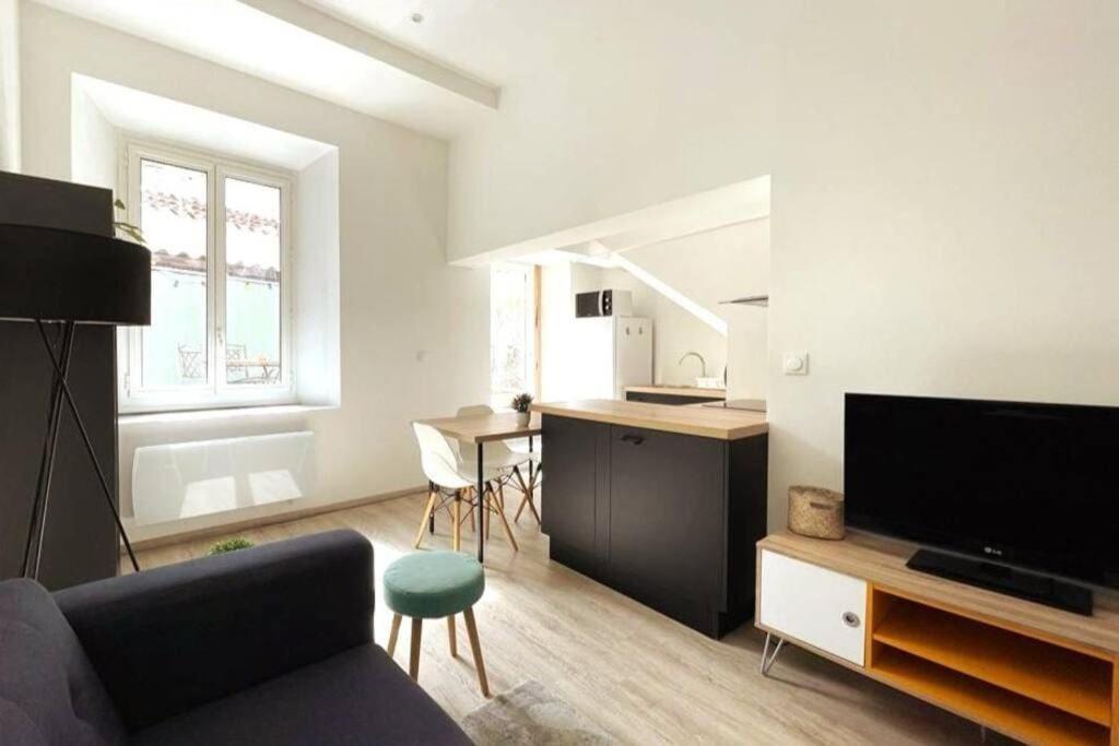 Taote - Studio Avec Terrasse Au Coeur De Ville บริญญอล ภายนอก รูปภาพ